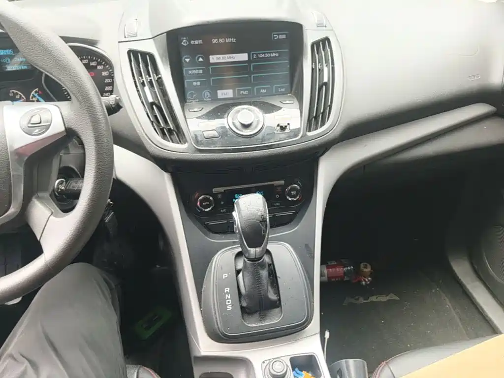 Ford Kuga 2015 — фото 13