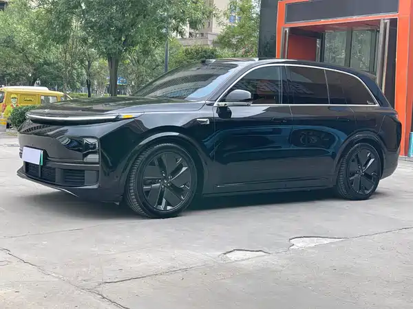 Li Auto L8 2025