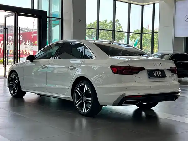 Audi A4L 2021