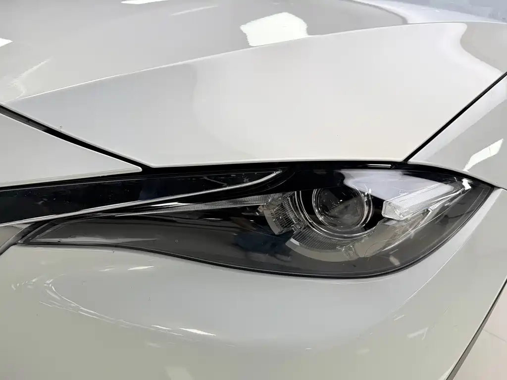 Mazda CX-4 2017 — фото 10