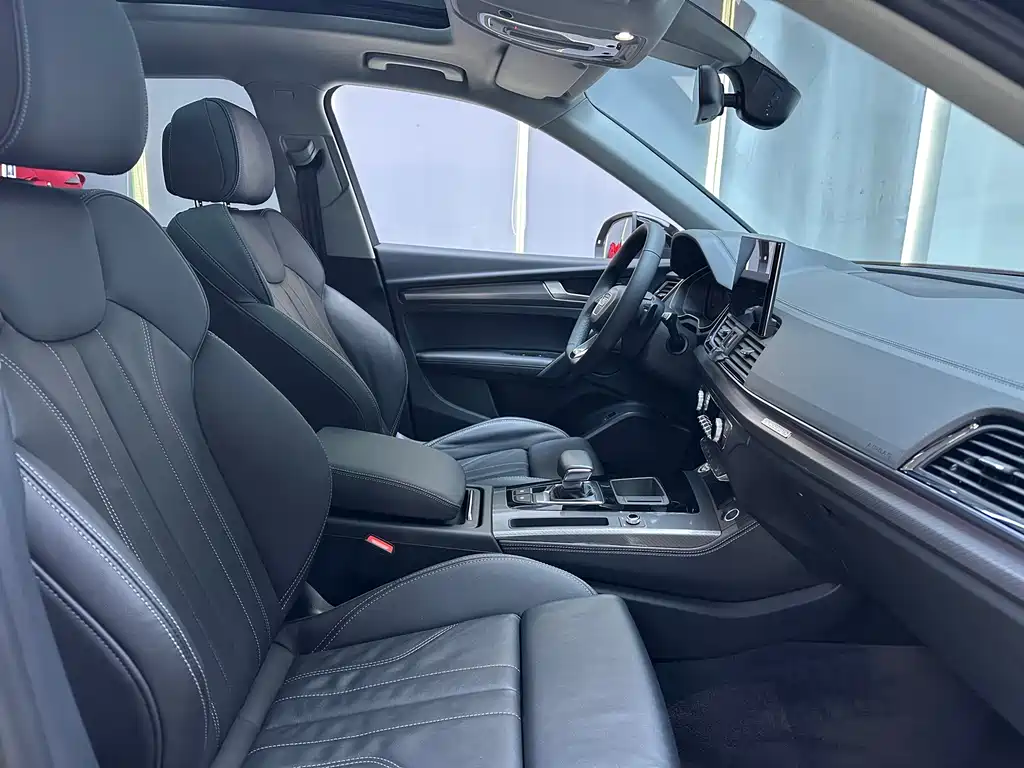 Audi Q5L 2022 — фото 10