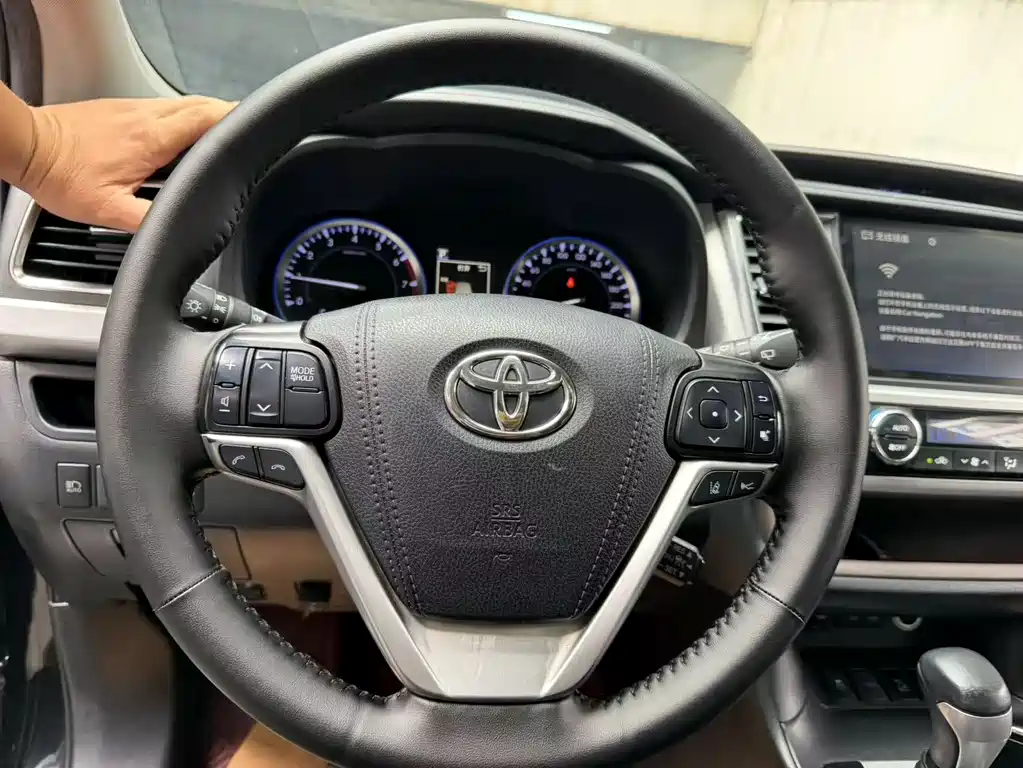 Toyota Highlander 2020 — фото 8