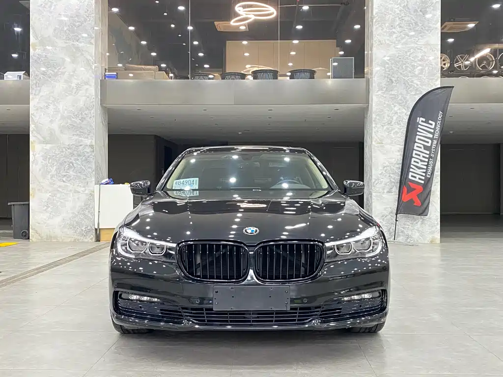 BMW 7 Series 2017 — фото 2