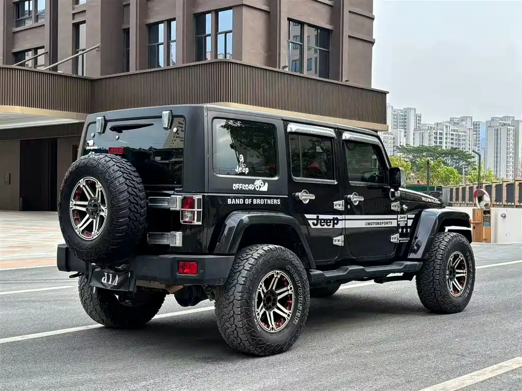 Jeep Wrangler 2014 — фото 6