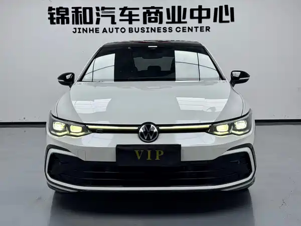 Volkswagen Golf 2021