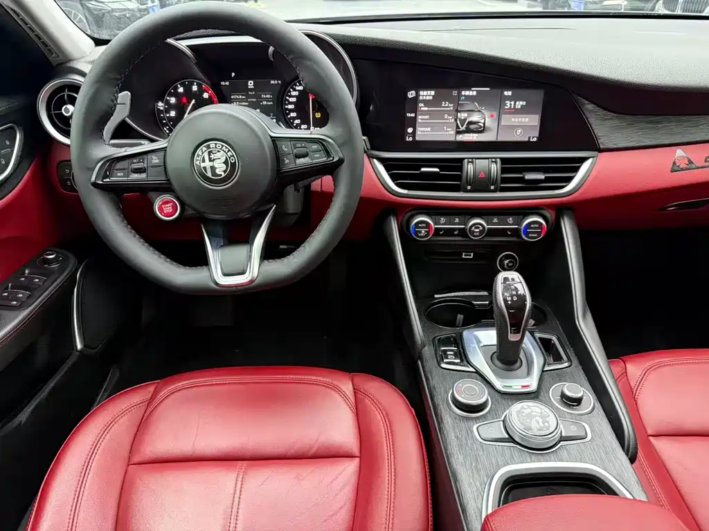 Alfa Romeo Giulia 2020 — фото 10