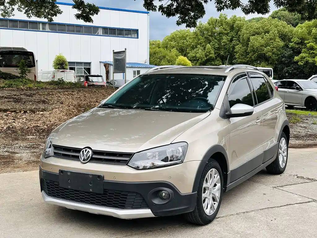 Volkswagen Polo 2015 — фото 1