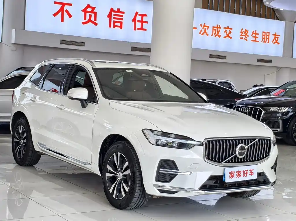 Volvo XC60 2022 — фото 3