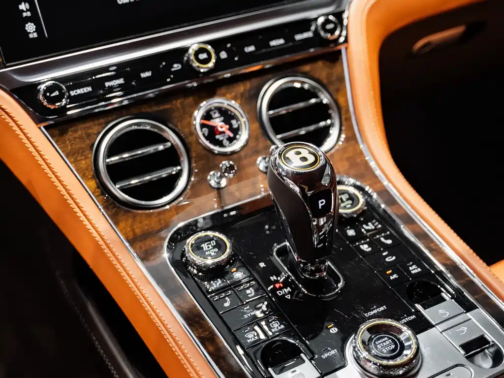 Bentley Continental 2020 — фото 27