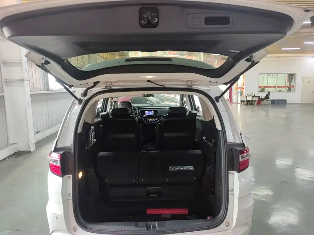 Honda Odyssey 2018 — фото 19