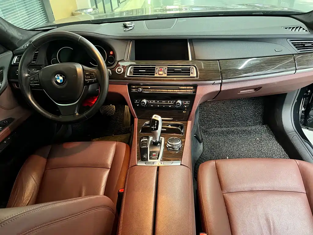 BMW 7 Series 2015 — фото 6