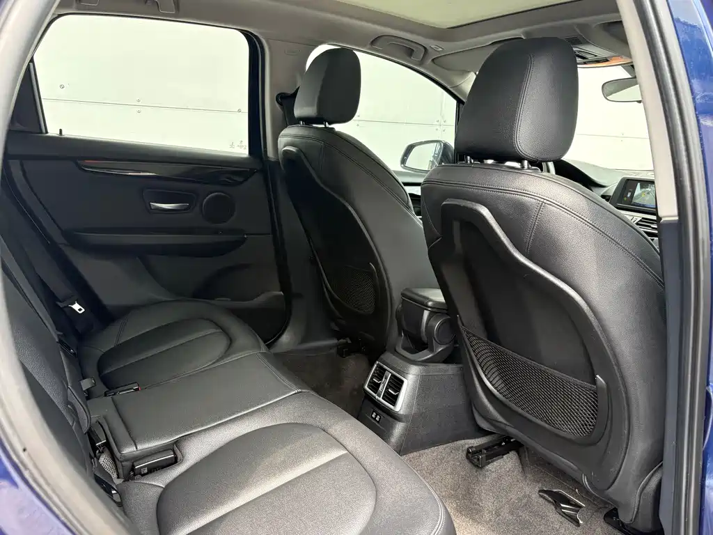 BMW 2 Series Station Wagon 2019 — фото 11