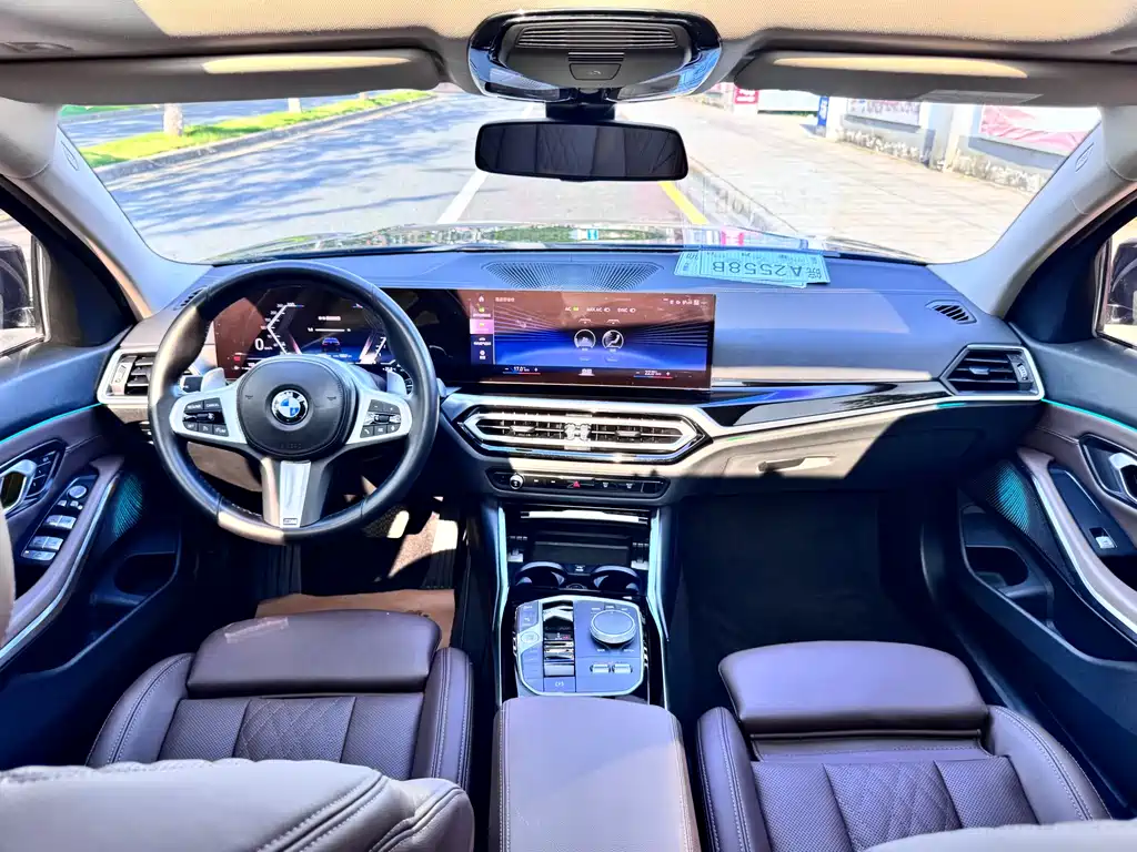 BMW 3 Series 2023 — фото 14