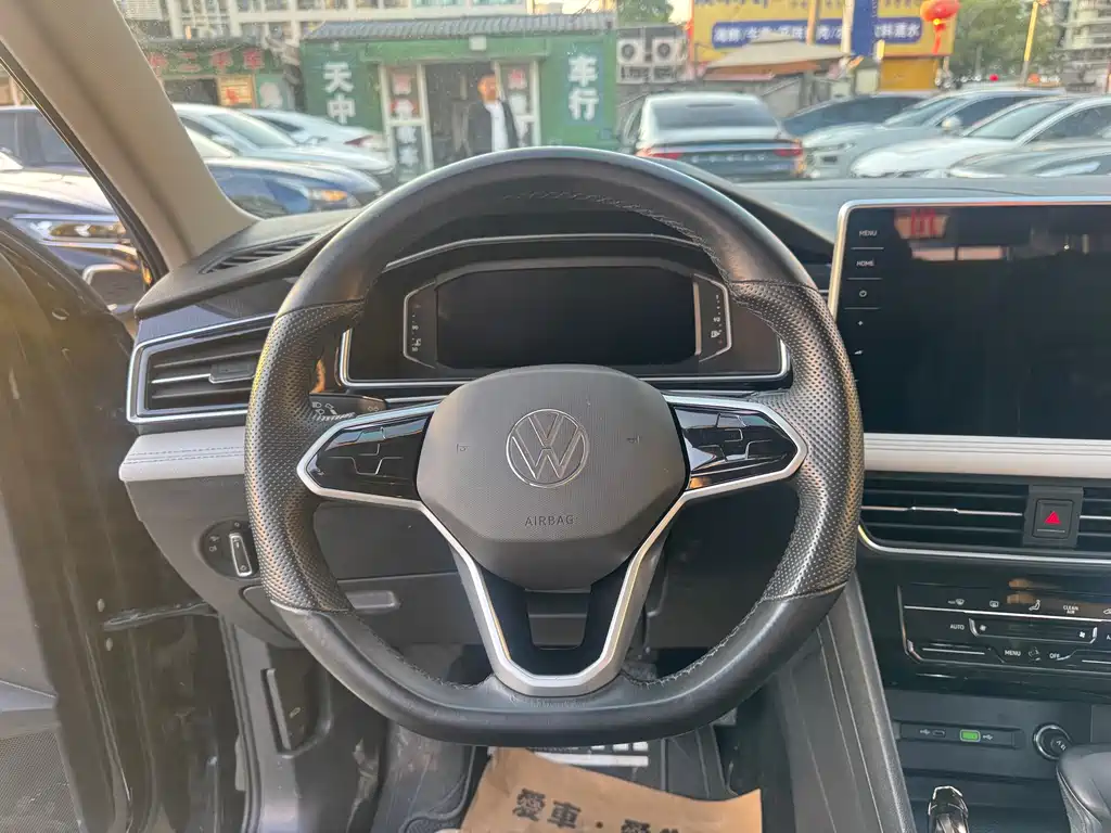 Volkswagen Tiguan L 2022 — фото 13