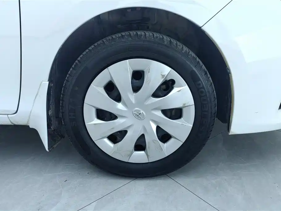 Toyota Yaris L 2015