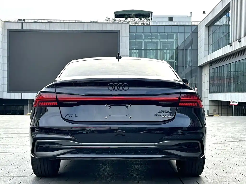 Audi A7L 2025 — фото 9