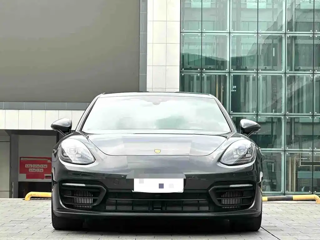 Porsche Panamera 2022