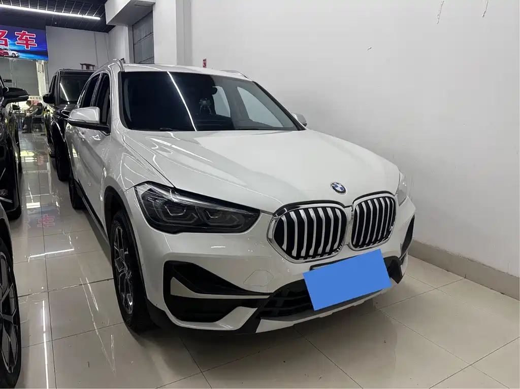 BMW X1 2022 — фото 3