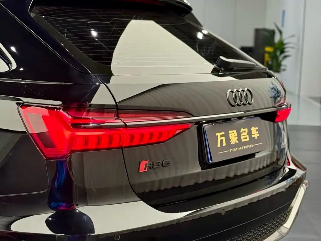 Audi RS 6 2025 — фото 11