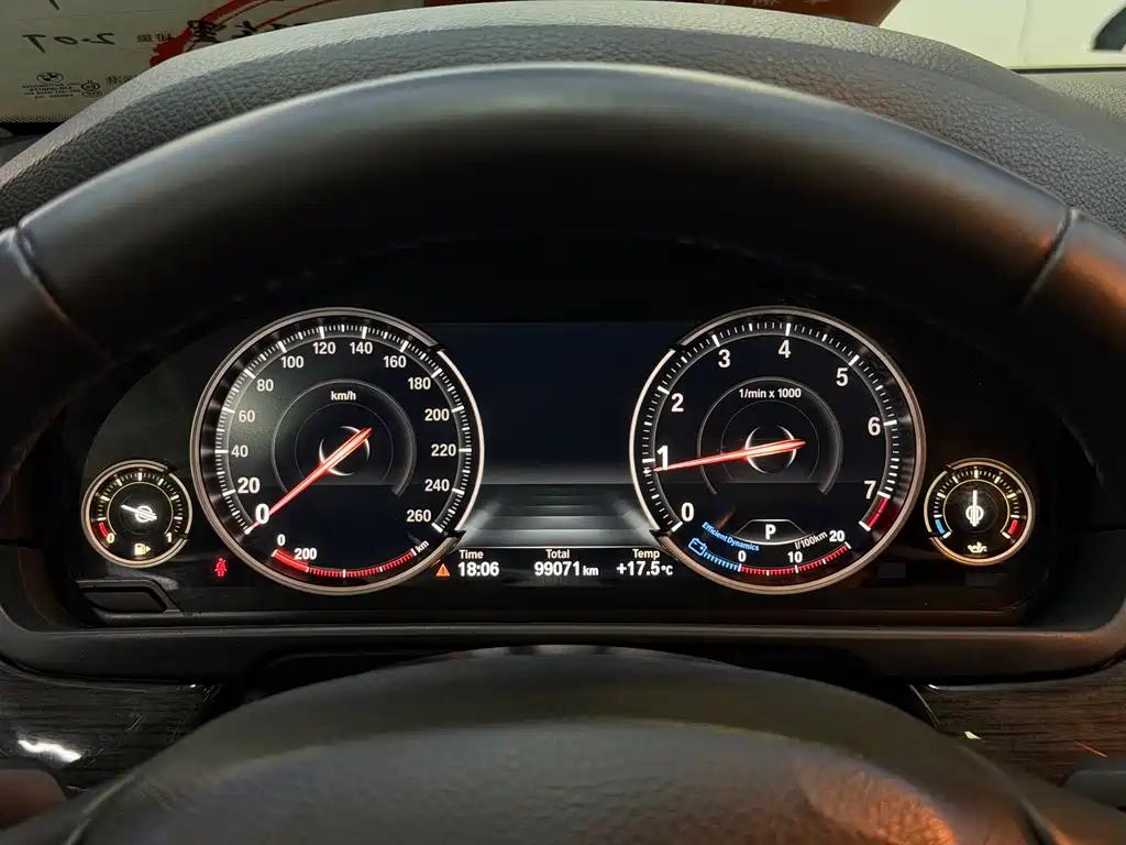 BMW 5 Series 2014 — фото 15