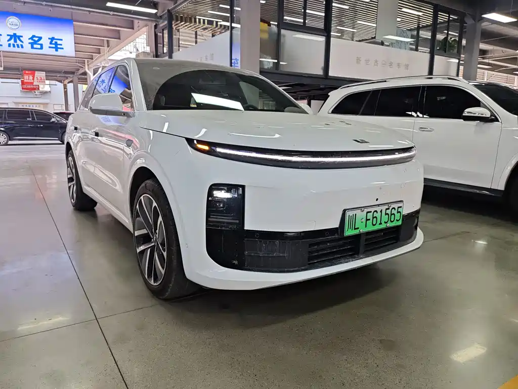 Li Auto Li L6 2025