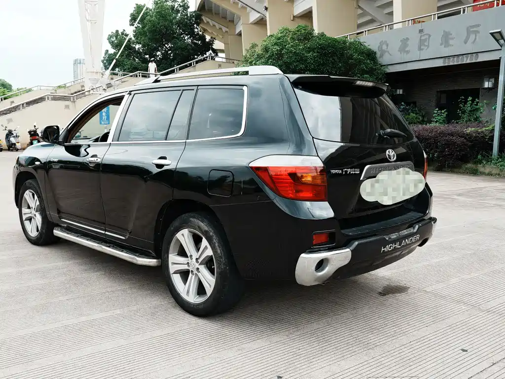 Toyota Highlander 2011 — фото 4