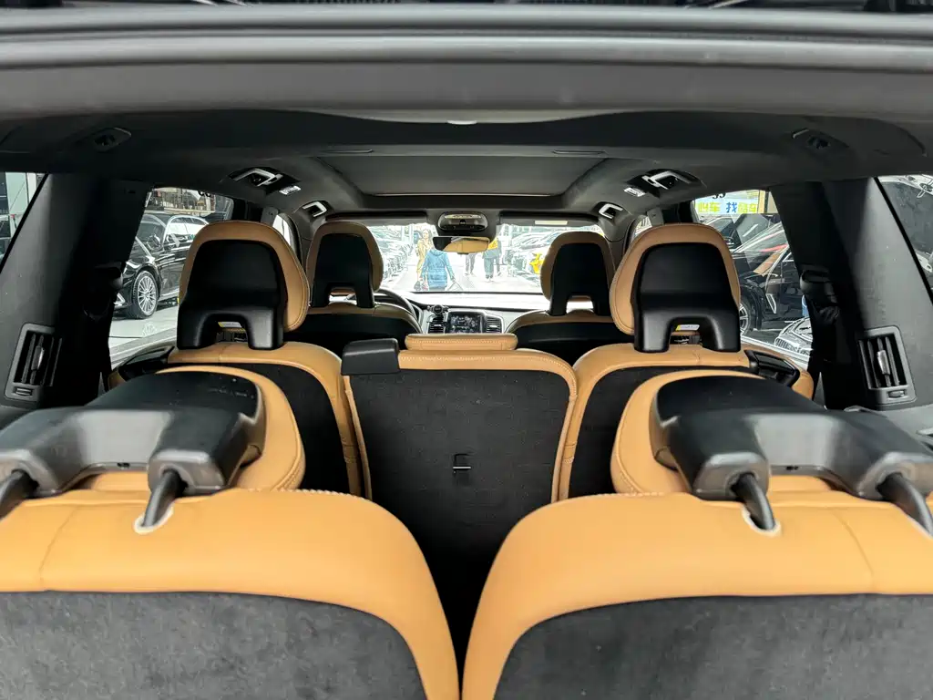 Volvo XC90 2018 — фото 15