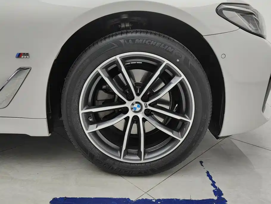 BMW 5 Series 2023