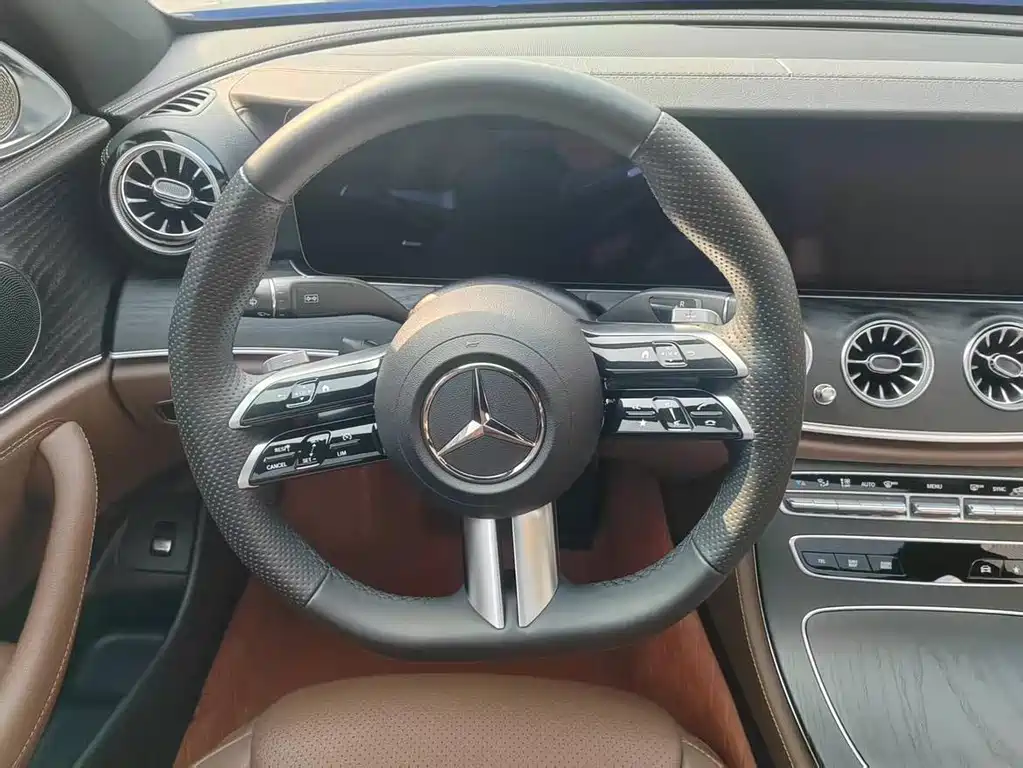 Mercedes-Benz E-Class 2023 — фото 7