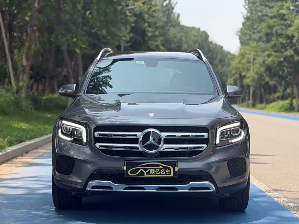 Mercedes-Benz GLB 2023