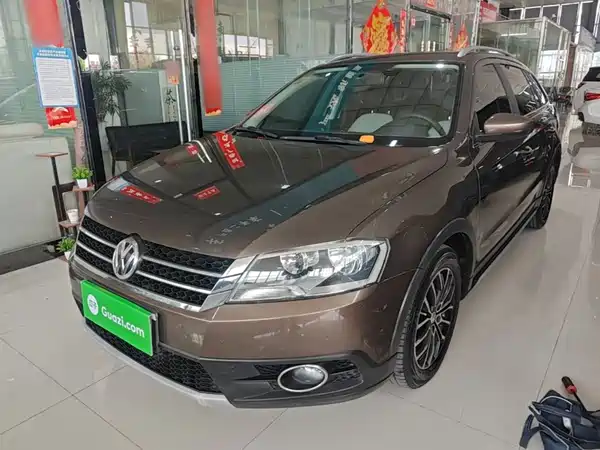 Volkswagen Cross Lavida 2015
