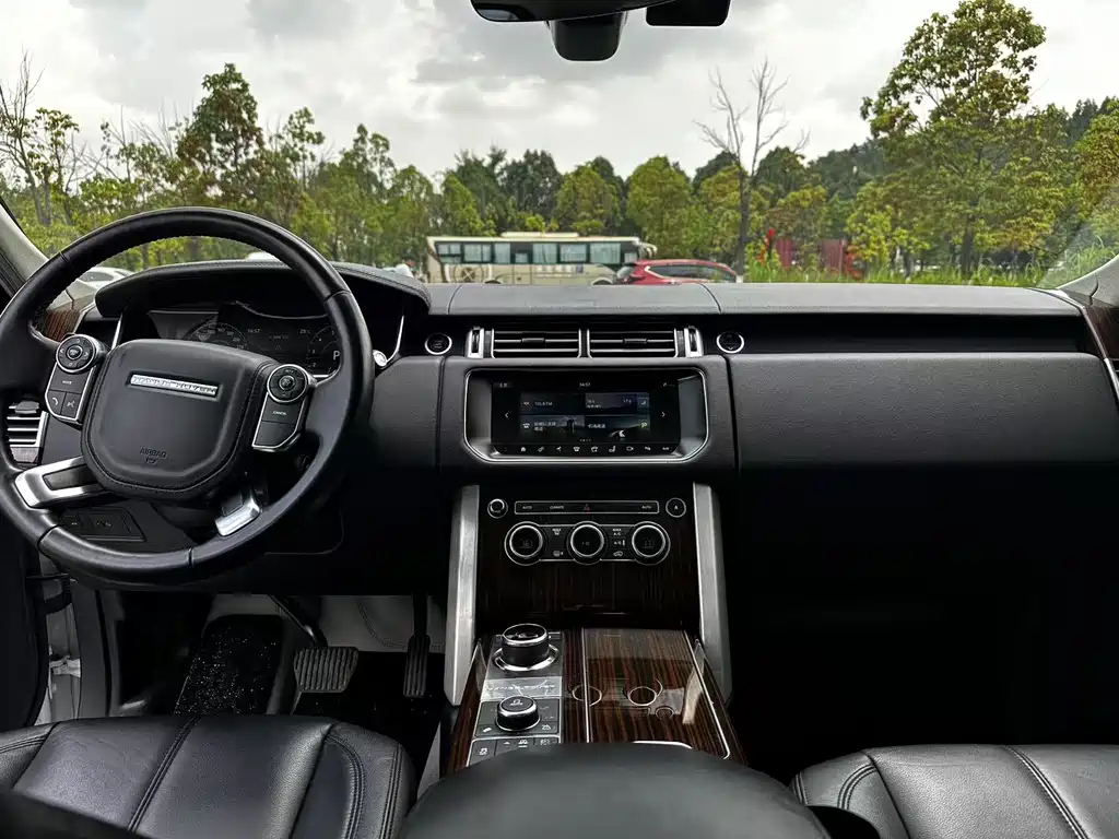 Land Rover Range Rover 2018 — фото 10