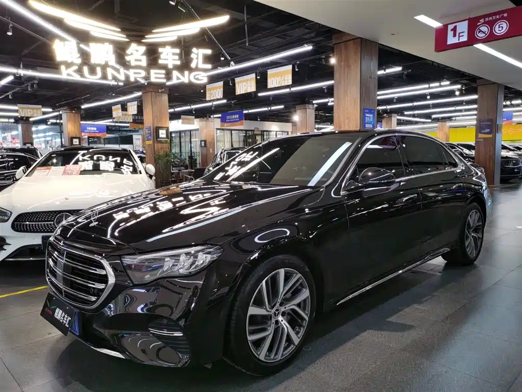 Mercedes-Benz E-Class 2024 — фото 1