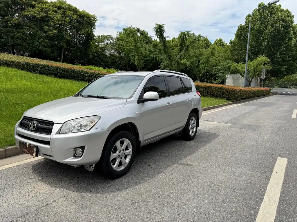 Toyota RAV4 2010