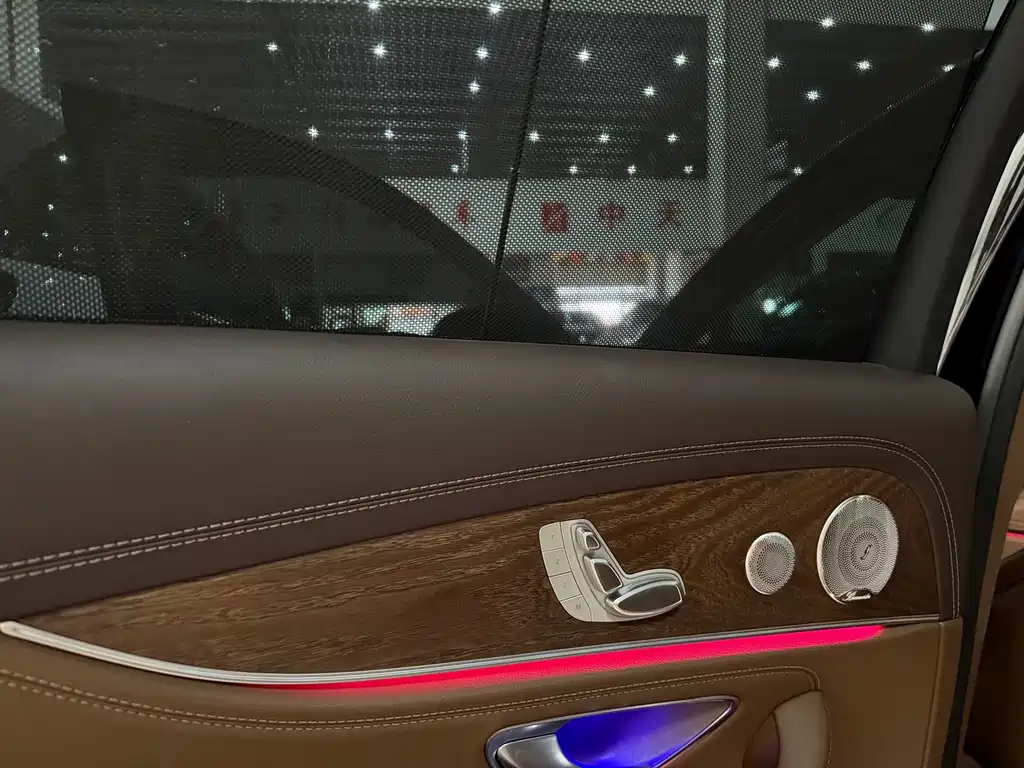 Mercedes-Benz E-Class 2023 — фото 10