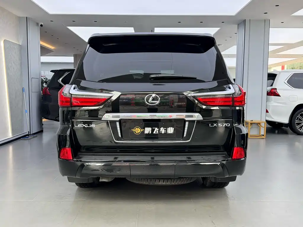Lexus LX 2017 — фото 3