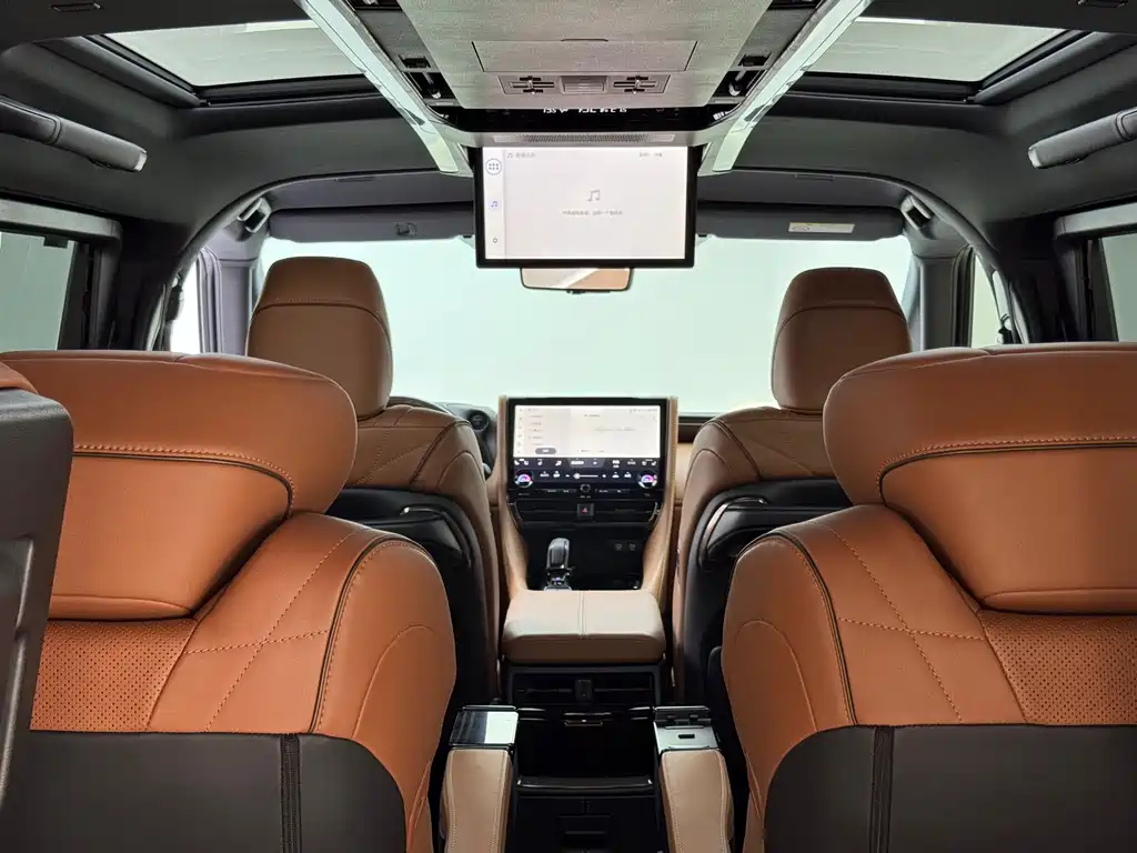 Toyota Vellfire 2024 — фото 9