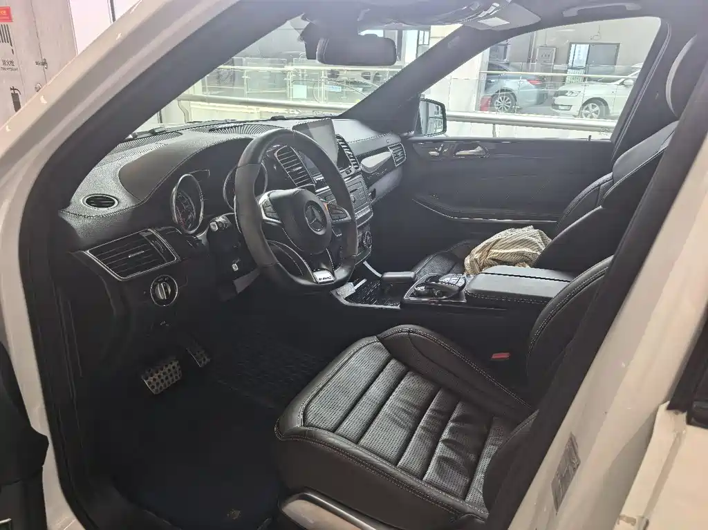 Mercedes-Benz GLS AMG 2018 — фото 5