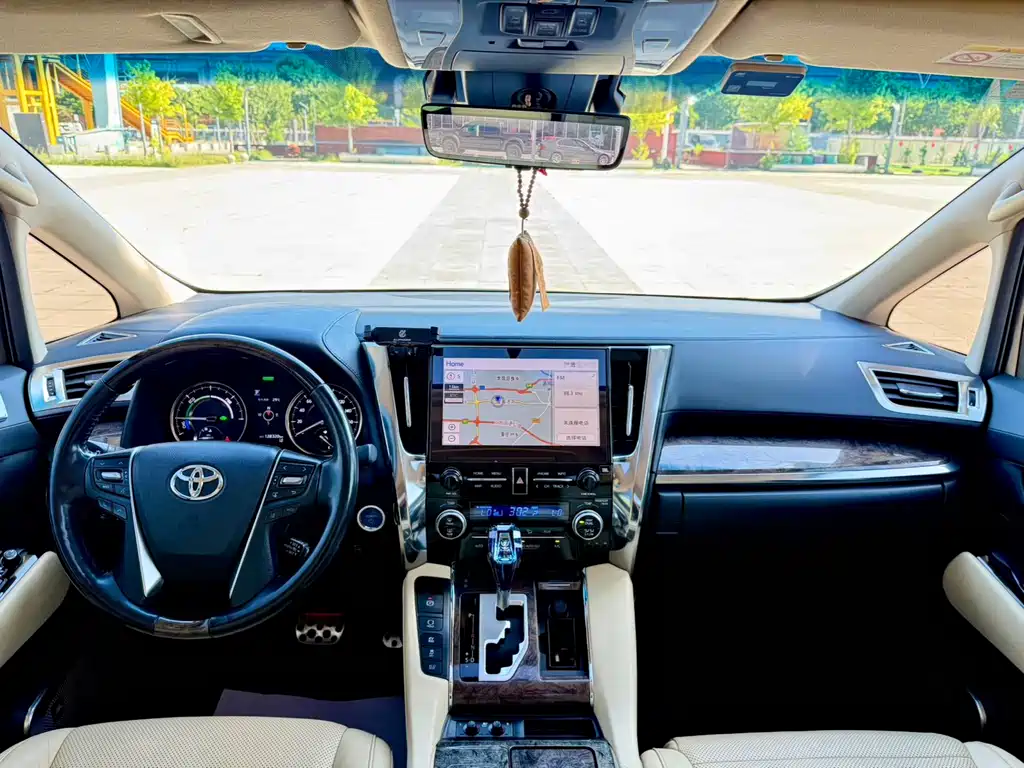 Toyota Alphard 2021 — фото 12
