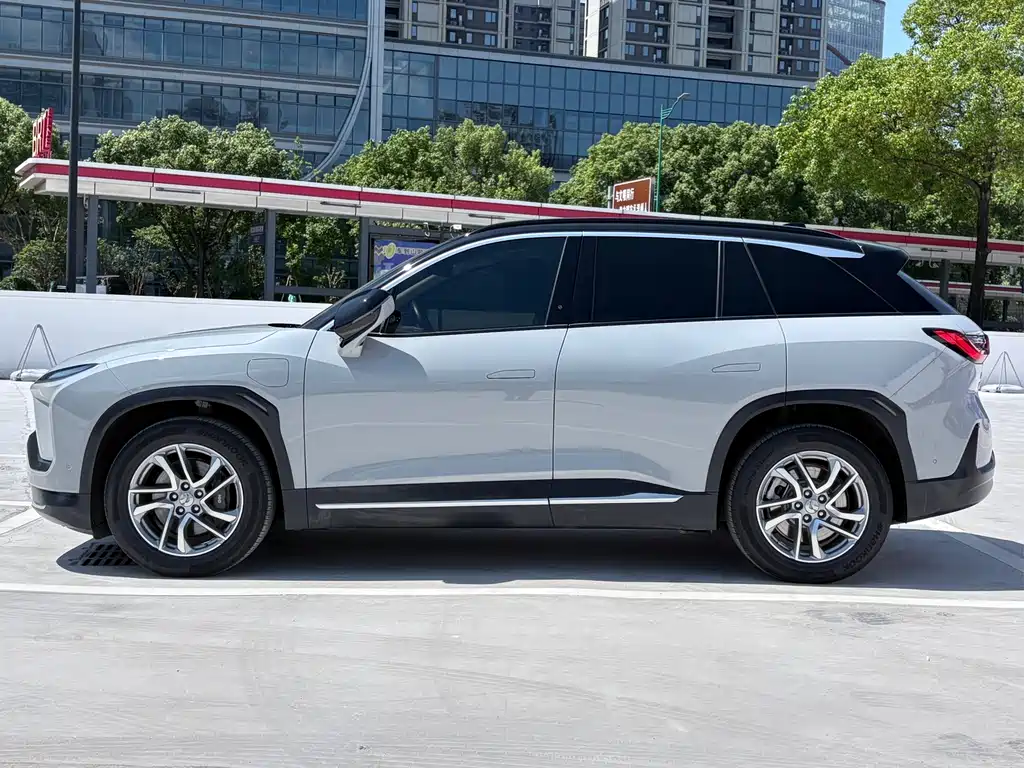 NIO ES6 2021