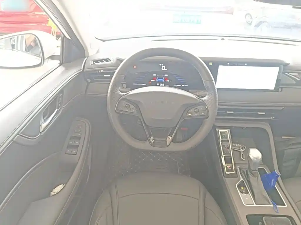 Roewe i5 2025 — фото 11