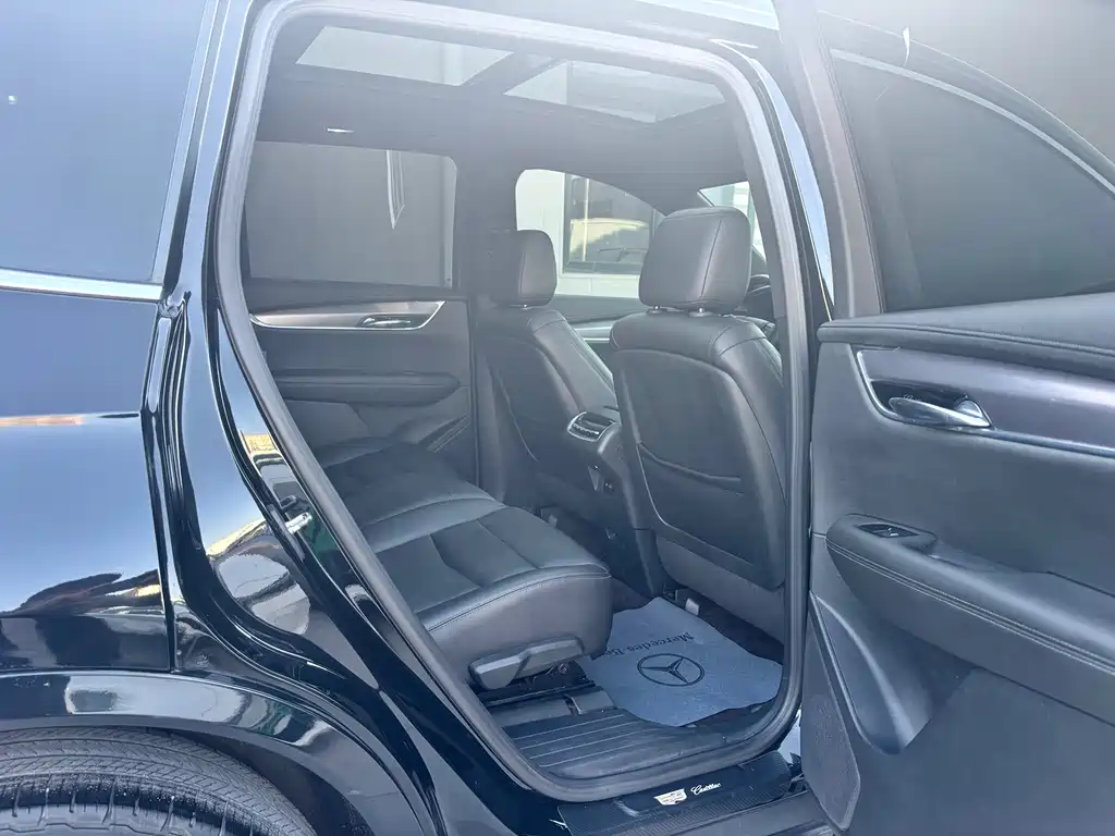 Cadillac XT6 2020 — фото 10