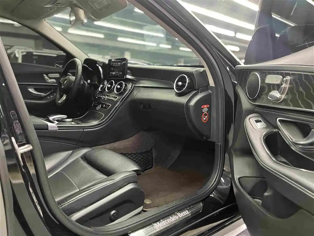 Mercedes-Benz C-Class 2018 — фото 17