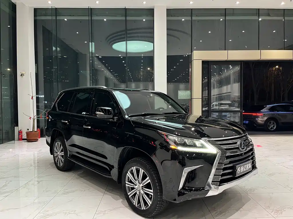 Lexus LX 2017 — фото 2