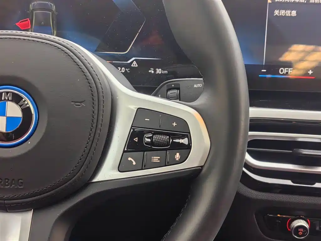 BMW i4 2025 — фото 16