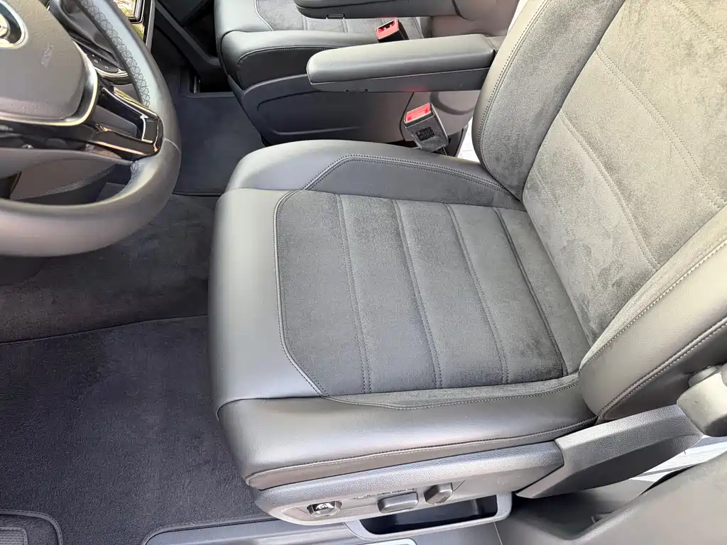 Volkswagen Multivan 2019 — фото 16