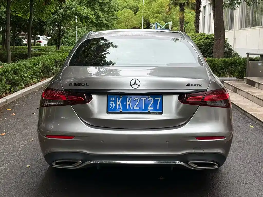 Mercedes-Benz E-Class 2022 — фото 8