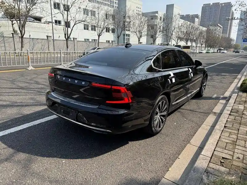Volvo S90 2021 — фото 12