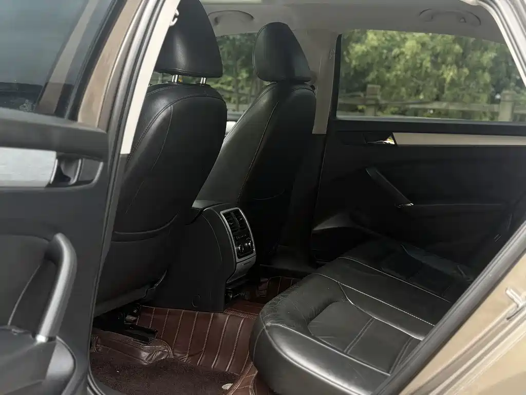 Volkswagen Passat 2015 — фото 6