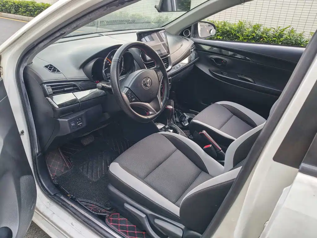 Toyota Yaris L 2022